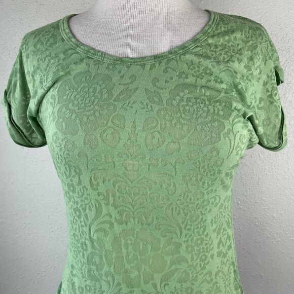 Maurices Short Sleeve T-shirt Size M EUC - Picture 2 of 7